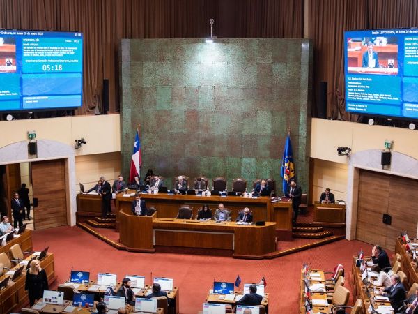 Votación para integrar Chile al CERN.