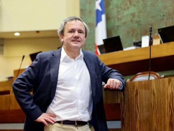 Gustavo Sanhueza responde a Gobierno por Ley Sala Cuna