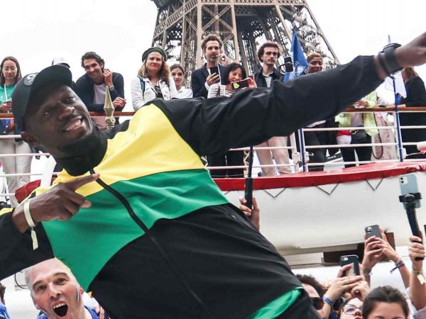 Usain Bolt realizando su tradicional celebración