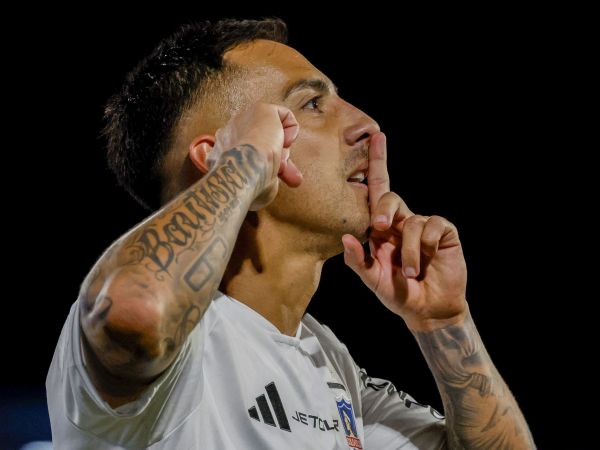 Javier Correa causó polémica por su festejo en triunfo de Colo Colo ante Everton