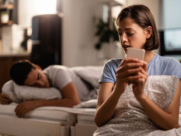 A días de San Valentín: este es el género y rango etario más infiel en chile