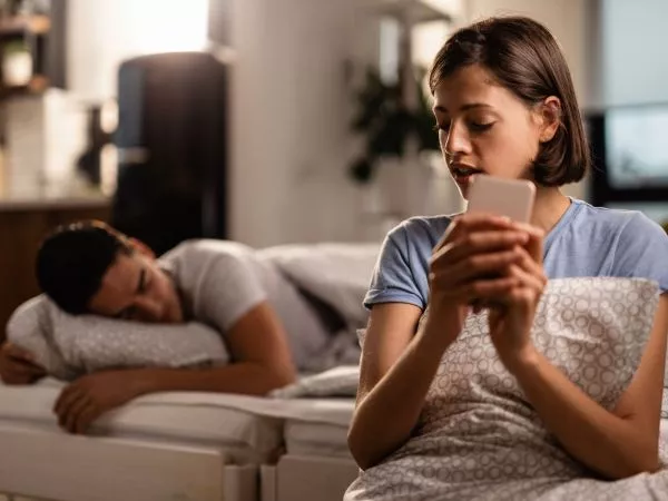 A días de San Valentín: este es el género y rango etario más infiel en chile