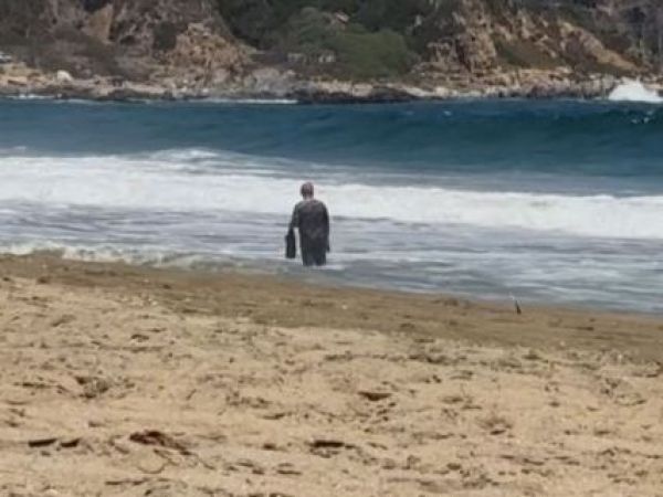 Ciudadanos chinos depredan playa de Quintay sin autorización