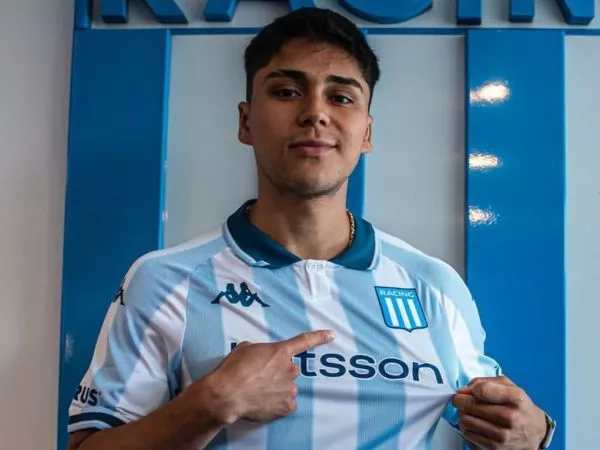 Damián Pizarro en su presentación por Racing