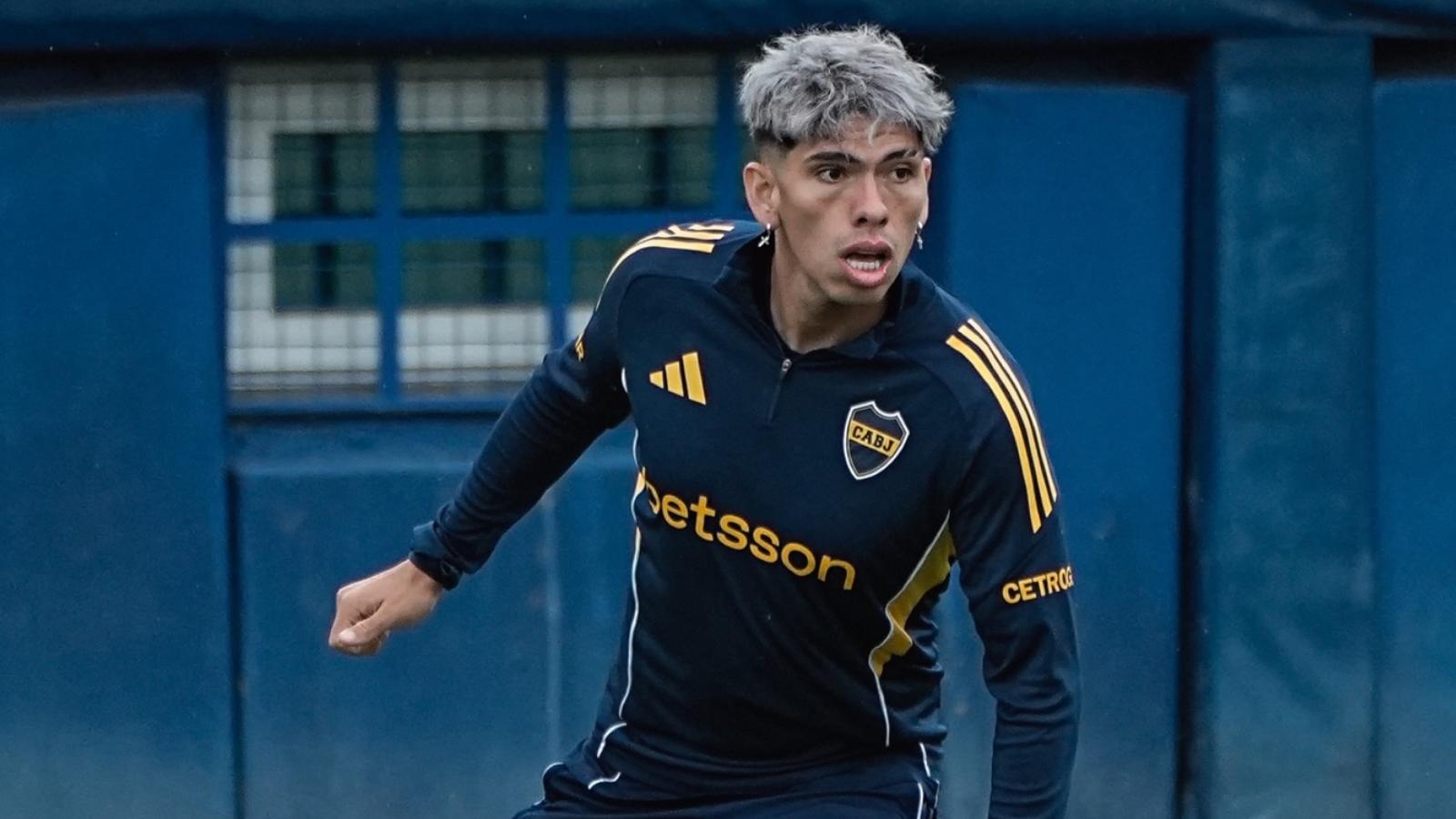 Carlos Palacios en un entrenamiento de Boca Juniors