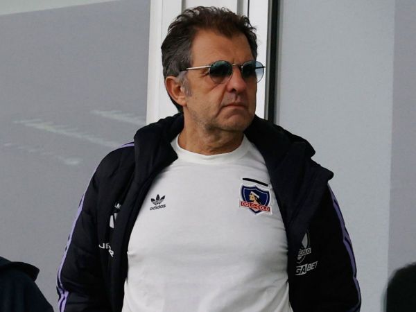 Aníbal Mosa en un partido de Colo Colo