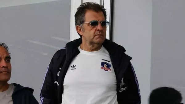 Aníbal Mosa en un partido de Colo Colo