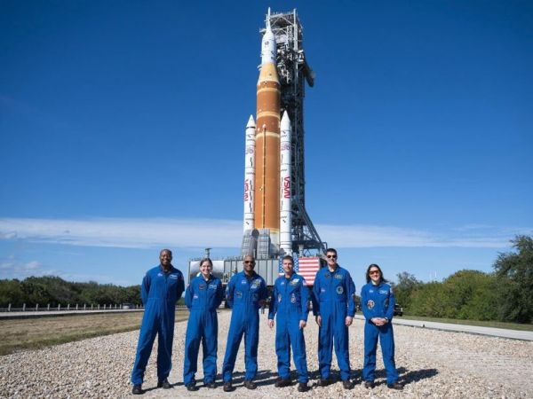Integrantes de la tripulación de reserva de Artemis II el astronauta de la NASA