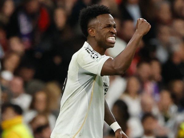 Vinicius celebrando su gol ante el Benfica