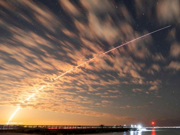 Científicos detectan por primera vez contaminación de un Falcon 9 en tiempo real, alertando sobre posibles efectos en la atmósfera.