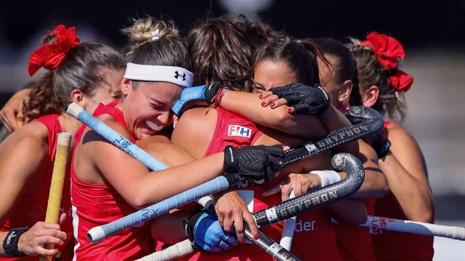 Las Diablas celebrando su triunfo ante Australia