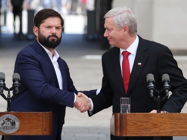 Kast se reunirá con Boric en La Moneda