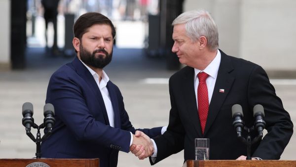 Kast se reunirá con Boric en La Moneda