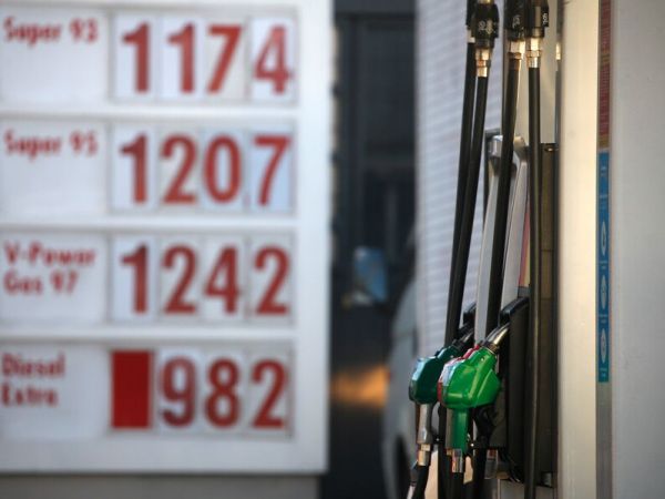 Qué significa que el barril de petróleo supere los 100 dólares