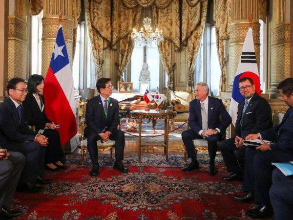 Jose Antonio Kast, en reunión bilateral con el diputado de Corea del Sur, Chung Ilyoung.