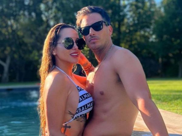 Marité Matus y Camilo Huerta en una piscina