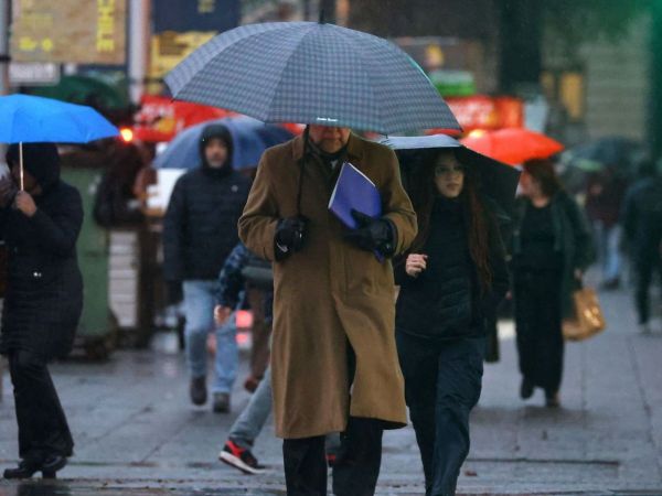 Lluvia en Santiago. Foto referencial.