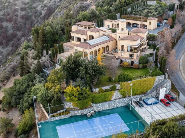 La antigua residencia de Leonardo Farkas en Lo Curro