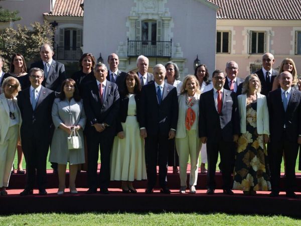 Foto oficial gabinete de Kast.