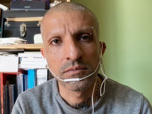 Rodrigo Rojas Vade es hallado amarrado e inconsciente en la Ruta 78