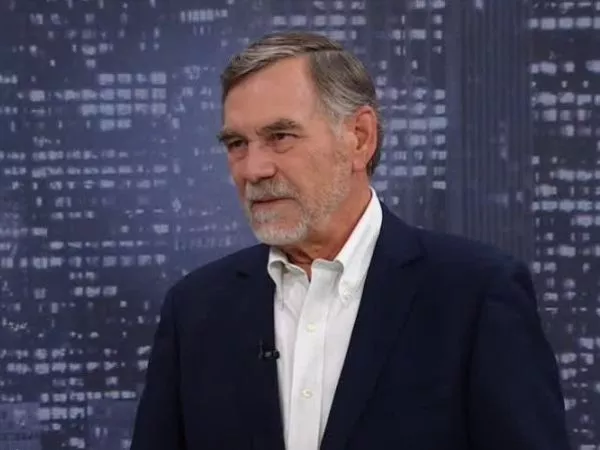 Luis Eduardo Escobar por la 