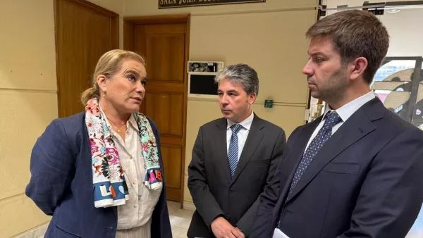 Bancada UDi anuncia inédita interpelación a ministros de Hacienda y Vivienda