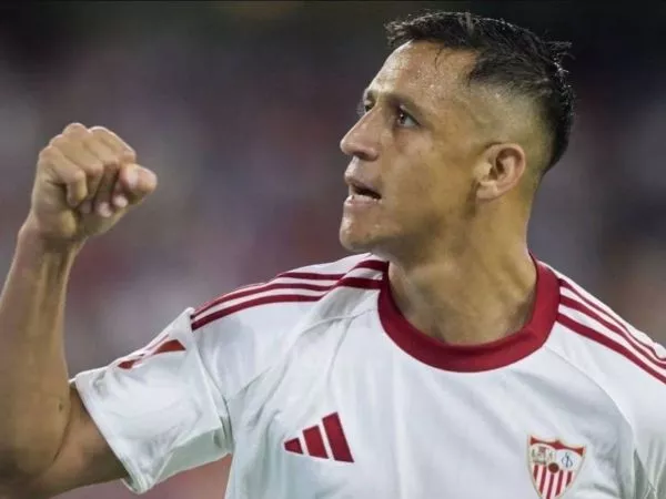 Alexis Sánchez jugando para el Sevilla