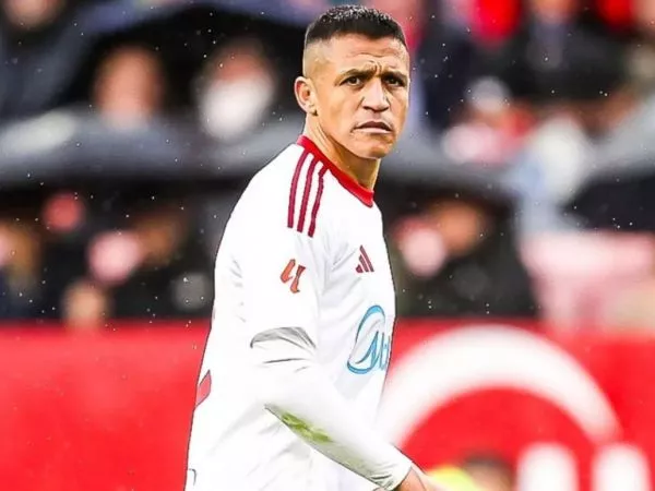 Alexis Sánchez jugando por el Sevilla