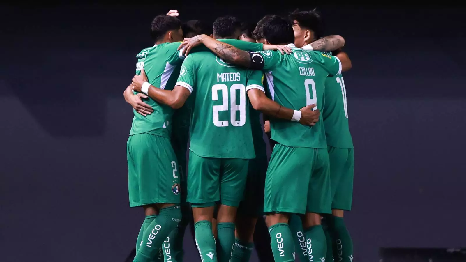 Plantel de Audax Italiano celebrando un gol