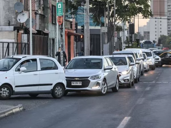 Los 10 autos más económicos para enfrentar las alzas de bencinas