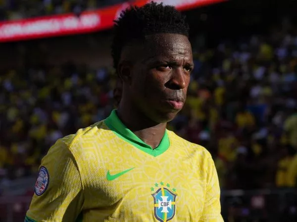 Vinicius Junior jugando por Brasil