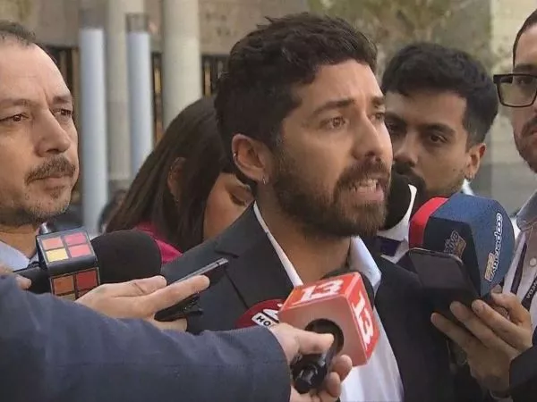 oposición pide a Kast revertir alza en las bencinas.