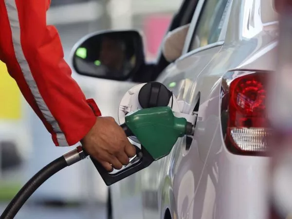 Asociación de clientes eléctricos por alzas.