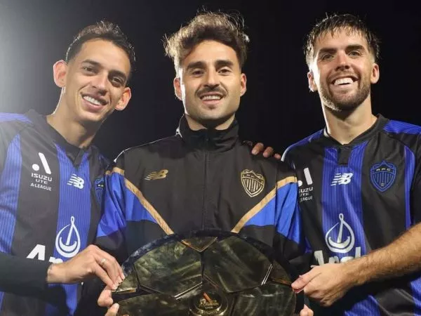 Luis Felipe Gallegos celebrando su título en Nueva Zelanda