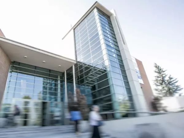 Contraloría ordena sumario en Lo Barnechea por anomalías en uso y almacenamiento de test de drogas