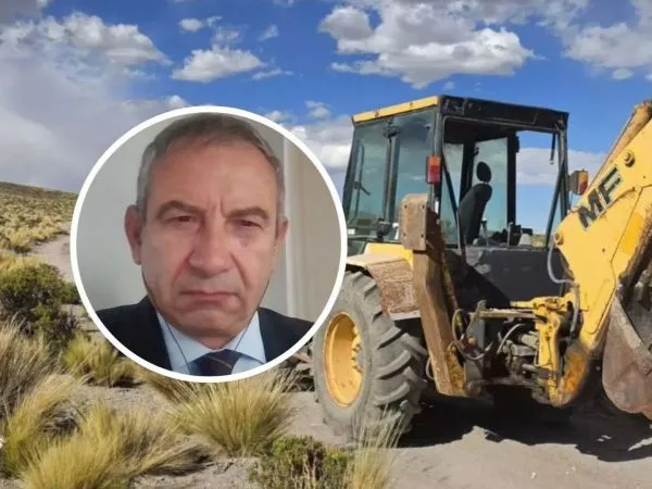 Comisionado presidencial por sujetos que tapaban zanja con retroexcavadora