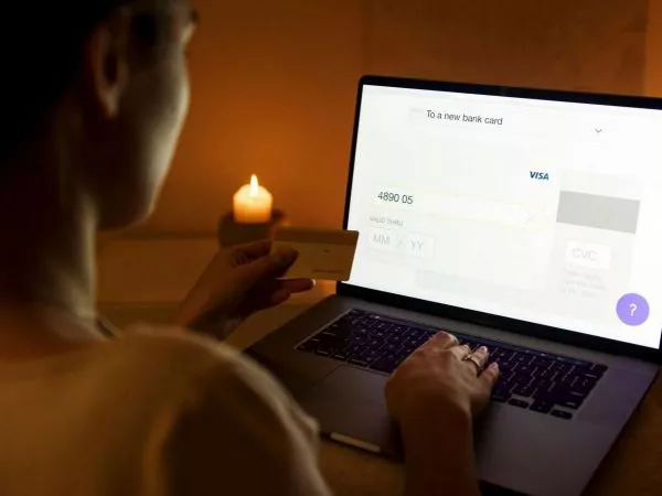 enfermera perdió todos sus ahorros tras estafa en plataforma de inversión