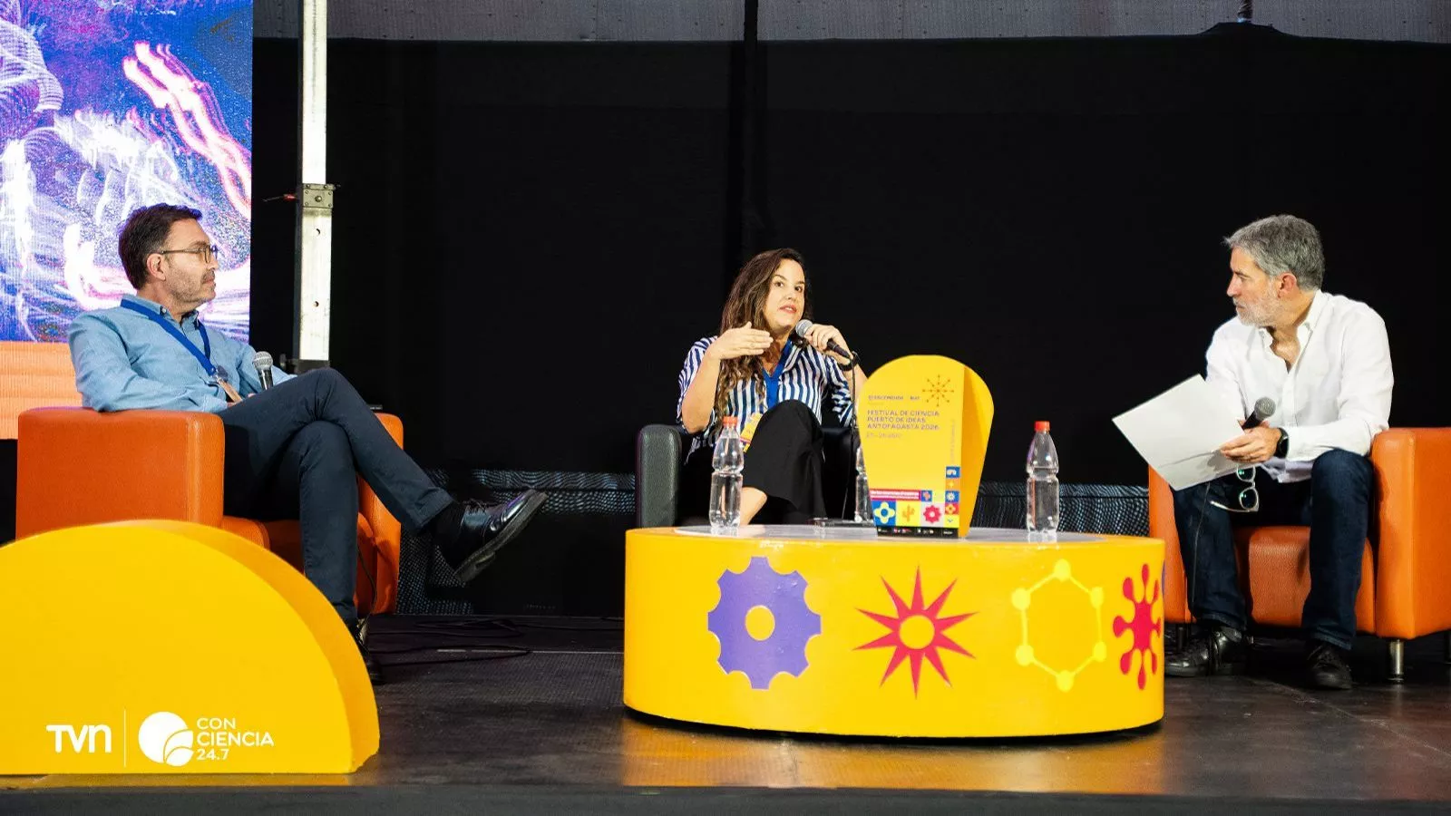 Lluis Quintana-Murci, Juliana Viana y Polo Ramírez en Puerto de Ideas.
