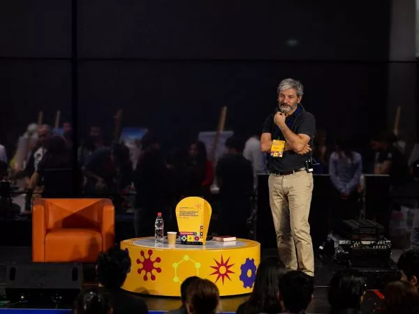 Adrián Palacios en Puerto de Ideas.