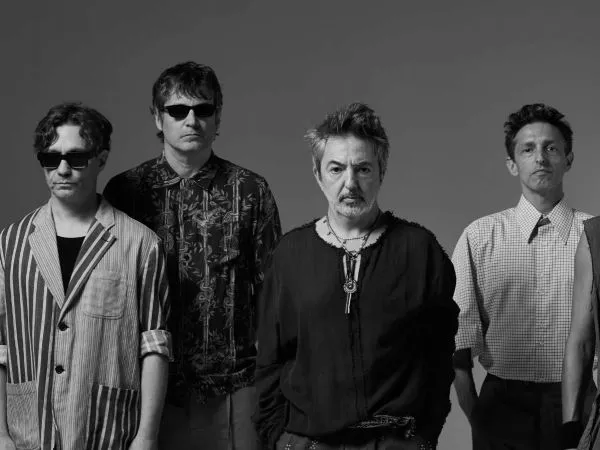 Los integrantes de Babasónicos posando para una sesión de fotos