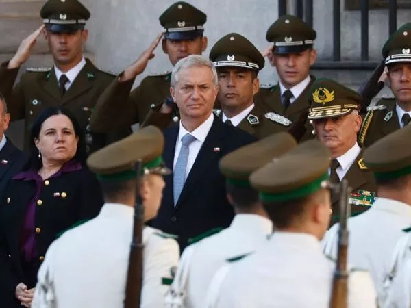 Presidente José Antonio Kast hablando sobre Carabineros