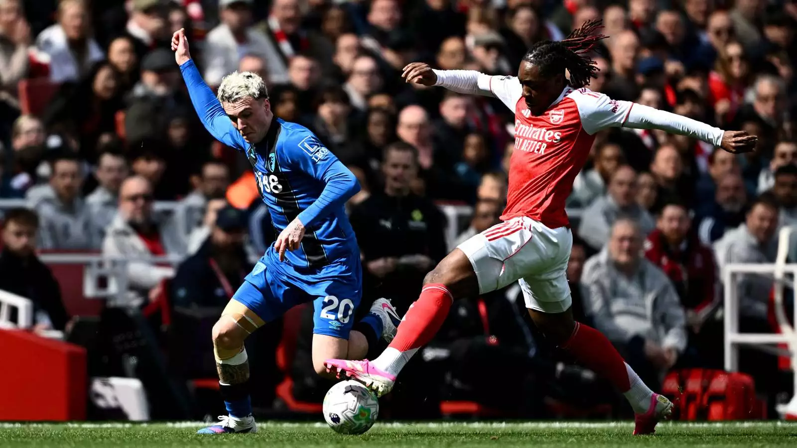 Alex Jiménez jugando por el Bournemouth