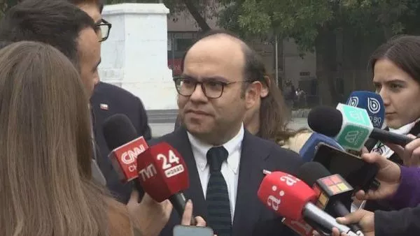 Migración: Oposición acusa desorden del Gobierno por ley de expulsiones