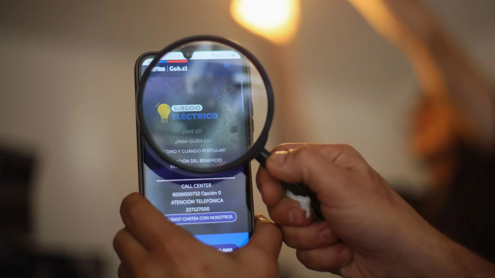 Celular mostrando el subsidio eléctrico