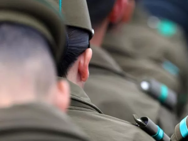 8 carabineros son detenidos y desvinculados por irregularidades en procedimientos policiales