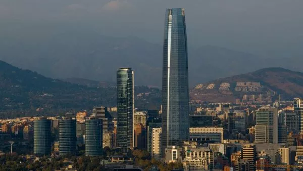 Santiago entra al top 30 de las mejores ciudades para recorrer a pie, según ranking internacional