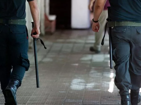 Prisión preventiva para cuatro gendarmes acusados de integrar red de narcotráfico en cárcel de Illapel