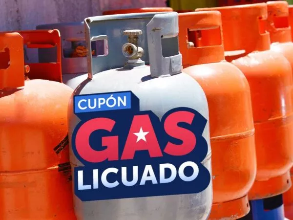 Balones de gas junto al logo del Cupón Gas Licuado