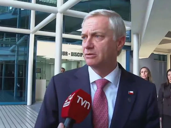 Kast respalda a la PDI por niños haitianos: 