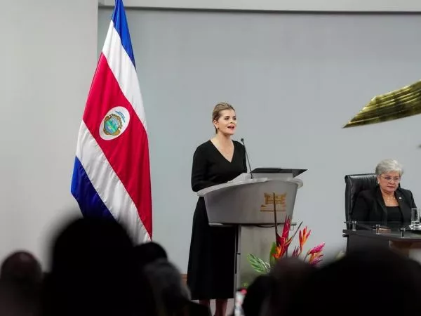 Laura Fernández